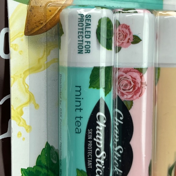 ChapStick SPA Collection (Set of 3) – Mint Tea, Rose Water & Almond Oil 🌿🌸🥥 - Picture 3 of 5